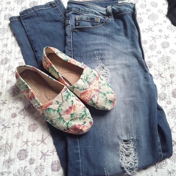 TOMS Tropical Leaf Print Shoes sz 5 - Picture 3 of 4